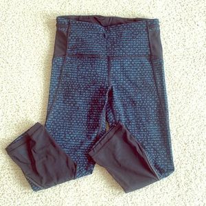 Lululemon Free Runner Crop Leggings